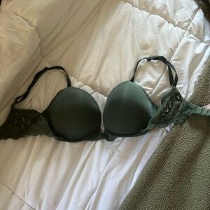 Victoria’s Secret Olive Green dream angels push-up bra. Size 32D